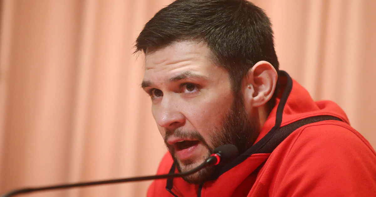 kostas papanikolaou poioi einai oi epomenoi