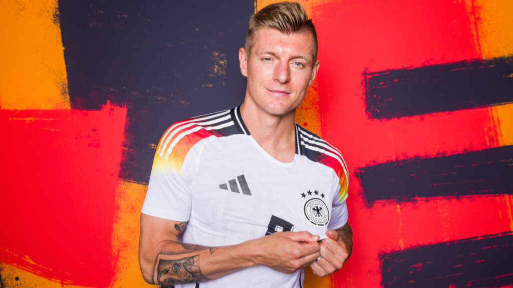 kroos 1