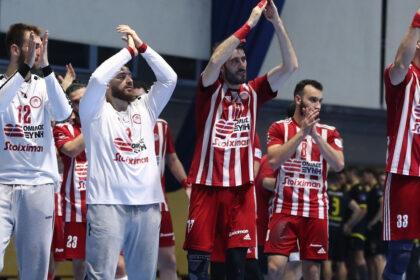 olybiakos handball i aek isofarise ti seira ton