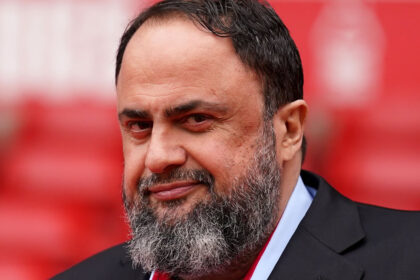 o vangelis marinakis kanei kinisi mat kai paei