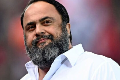 o vangelis marinakis to ekane xana i metagrafi