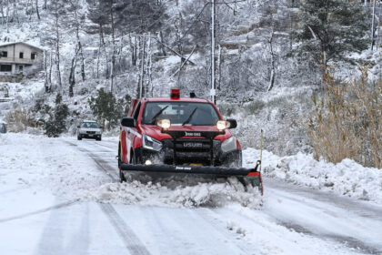 christougenna sto nero i parnitha sta lefka