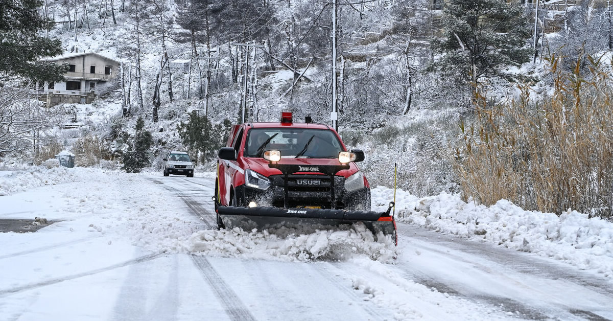 christougenna sto nero i parnitha sta lefka