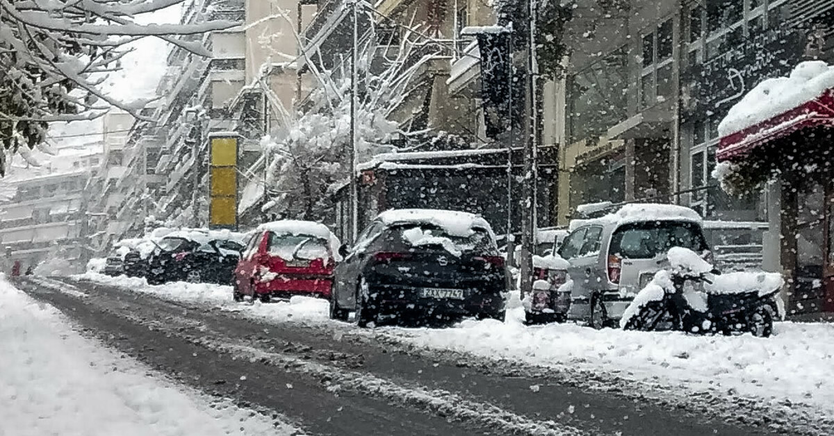 lefka christougenna chionia akoma kai stin atti