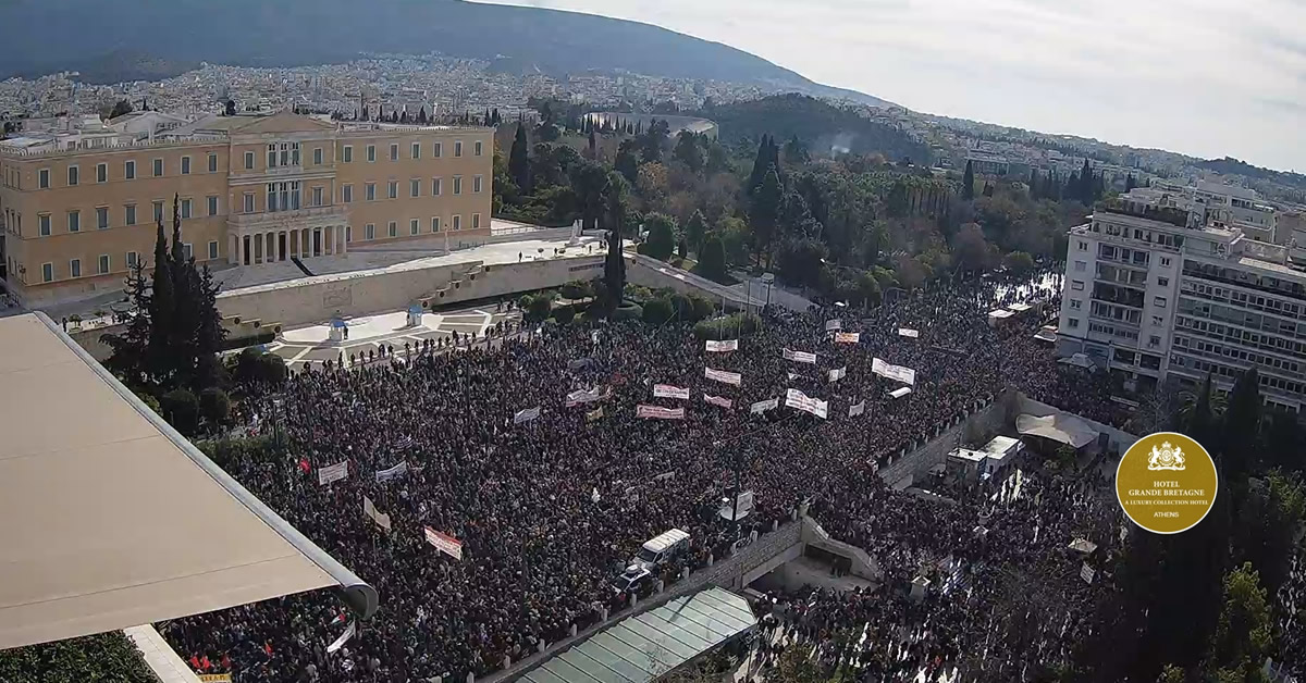 chiliades sto syntagma den echo oxygono i ellad