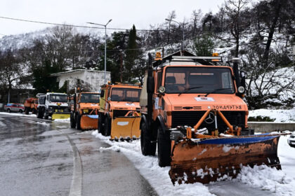 Χιονισμένο τοπίο στην Αττική με φόντο τις πολικές αέριες μάζες της κακοκαιρίας Coral.