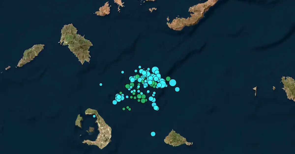 neos seismos 46 richter metaxy santorinis kai a