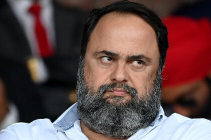 o marinakis allazei tin dioikisi tis forest gia