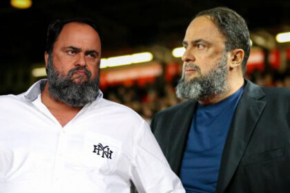 istoriki niki tis forest o marinakis odigei tin