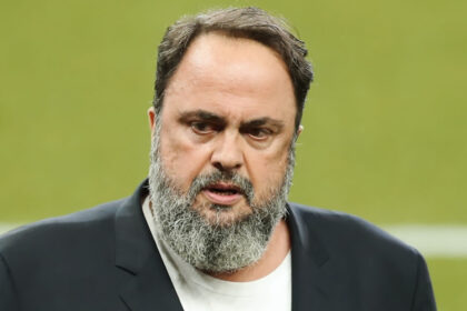 o vangelis marinakis dinei to stigma kai proeto