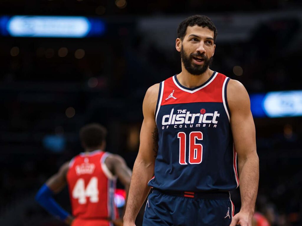 Άντονι Γκιλ